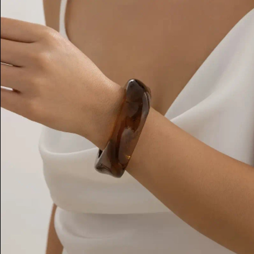 Brown resin bangle