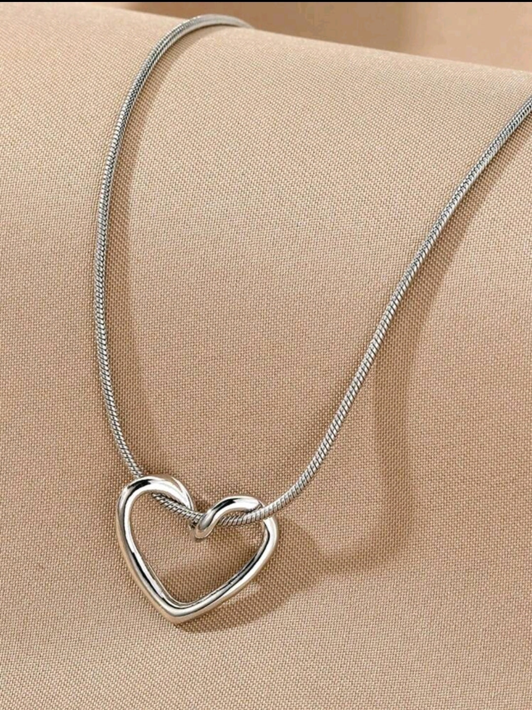 Dainty hollow heart necklace