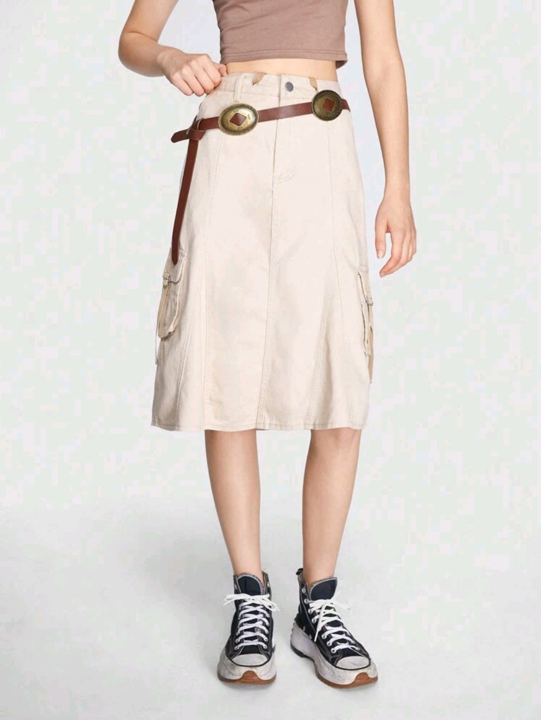 Oval buckle detail belt