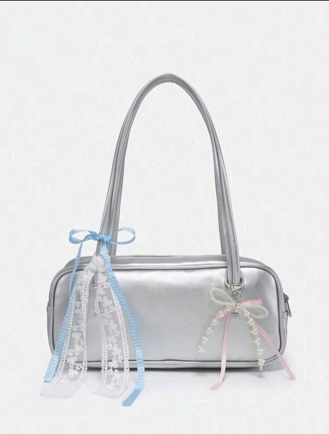Bag with ribbon details