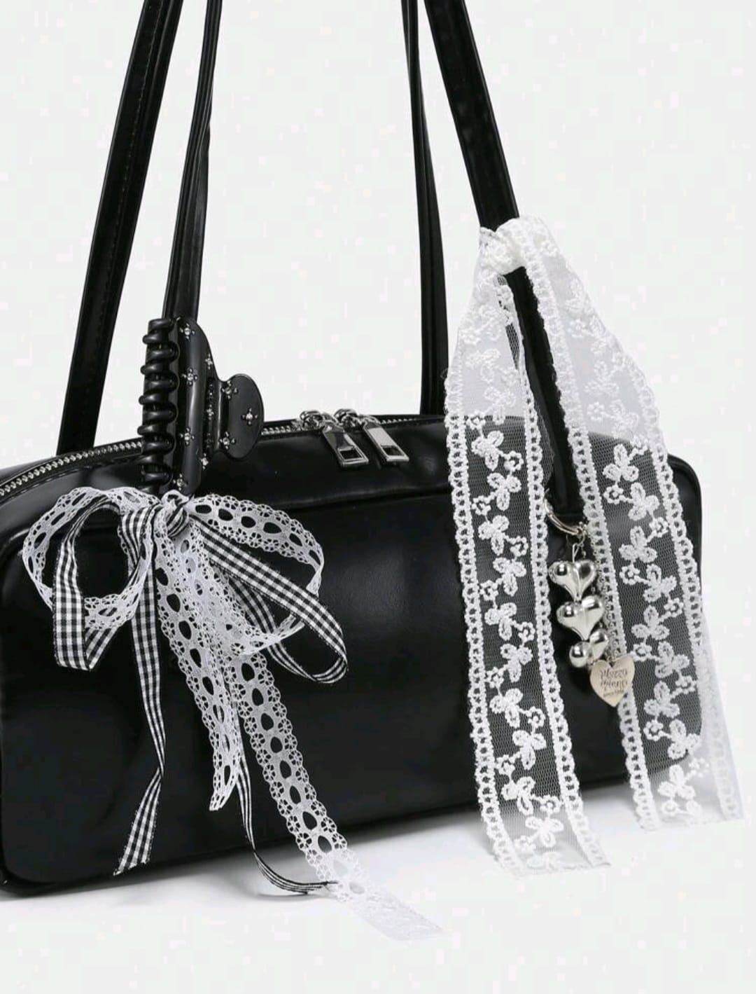 Bag with ribbon details
