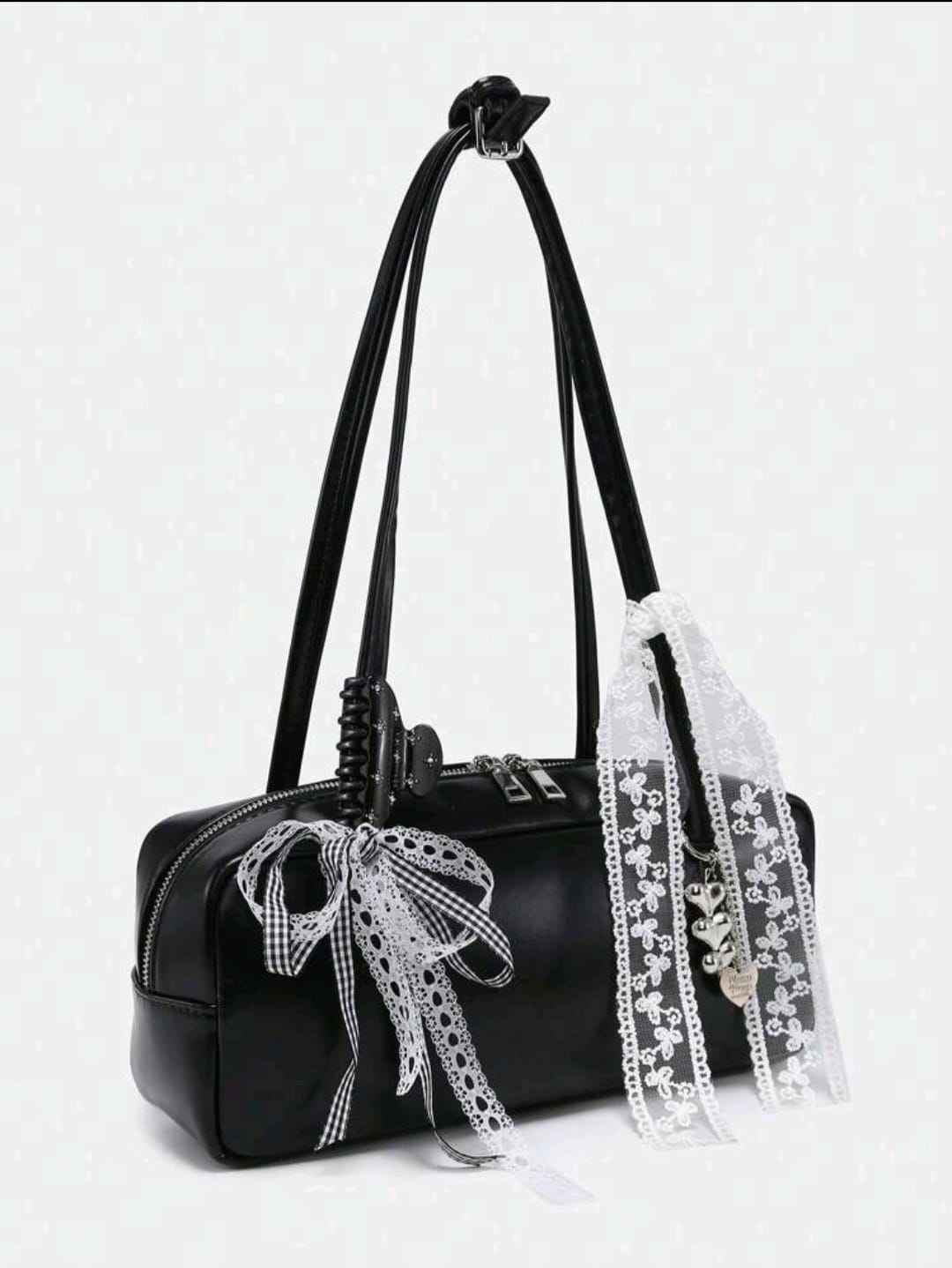 Bag with ribbon details