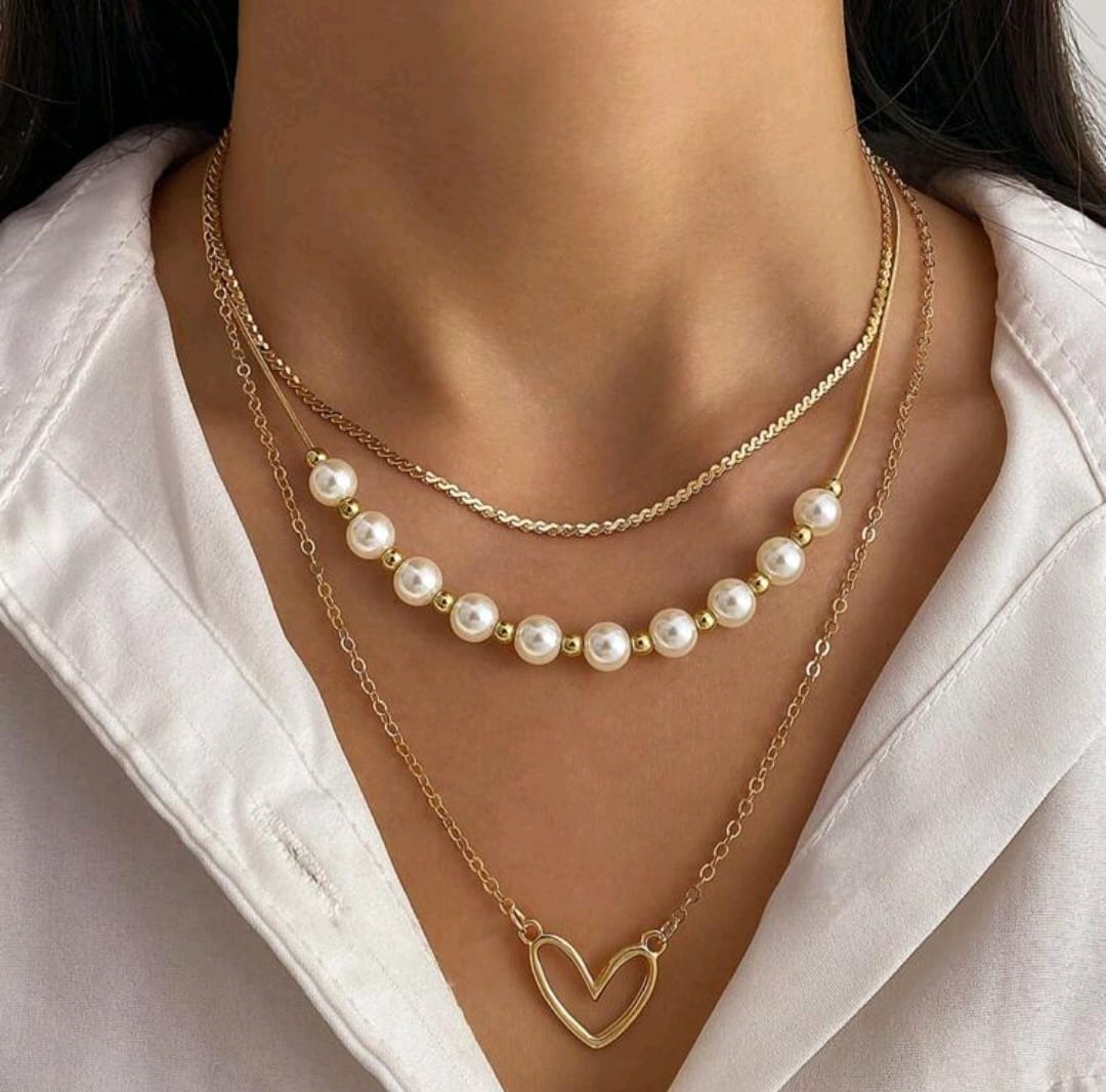 Triple layered necklace