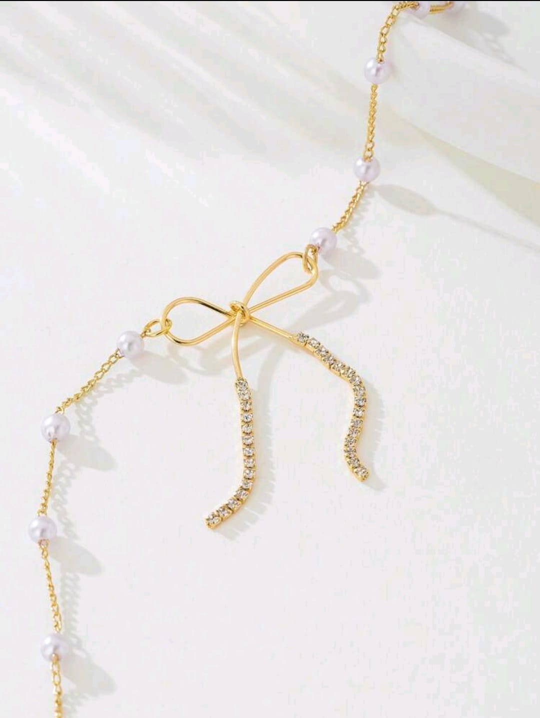 Bow necklace
