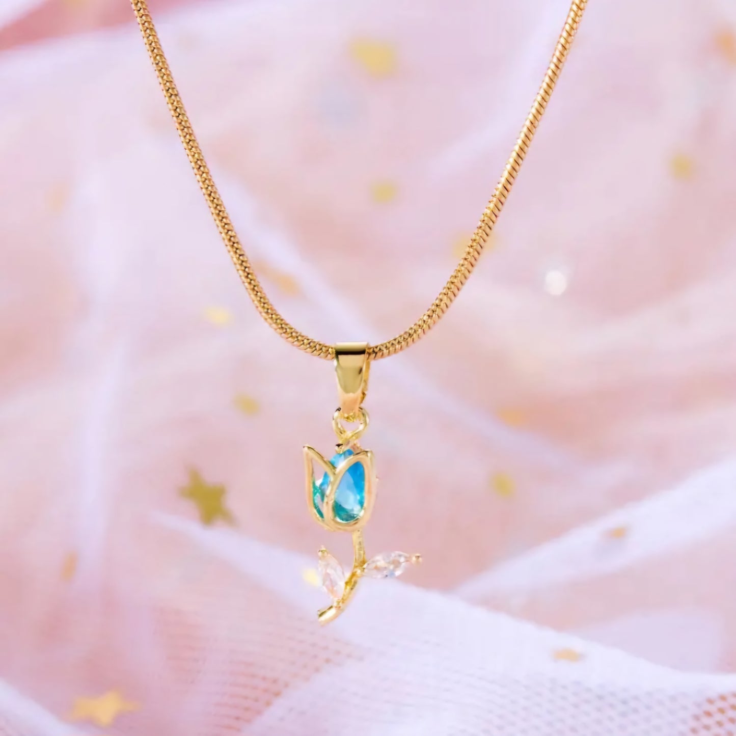 Blue flower pendant necklace