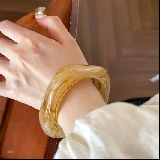 Beige acrylic chunky bangle