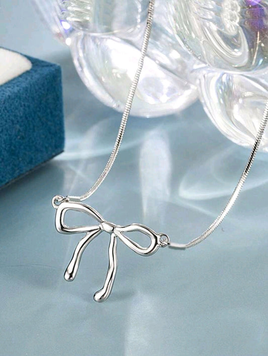 Bow pendant silver necklace
