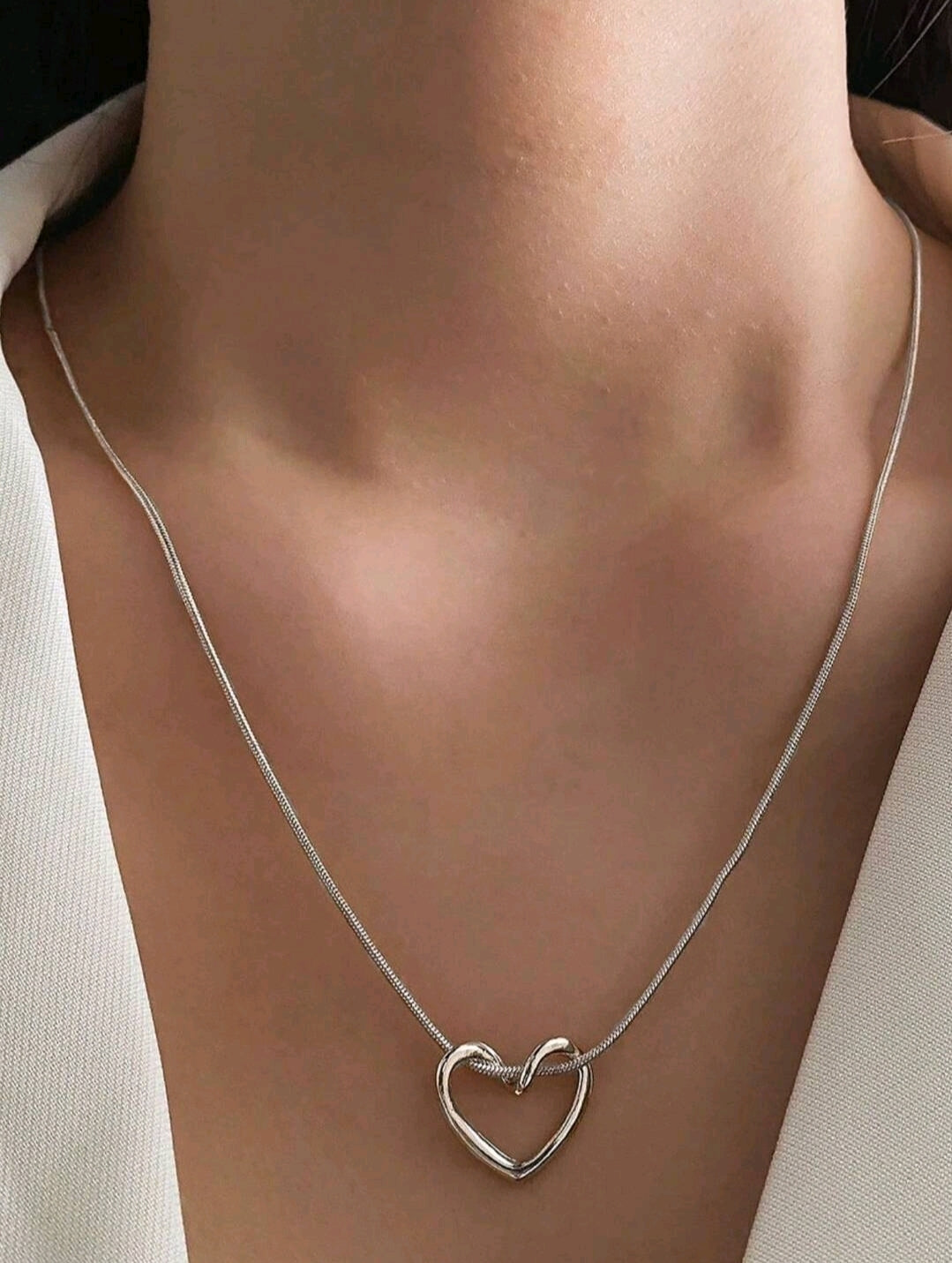 Dainty hollow heart necklace