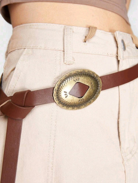 Oval buckle detail belt