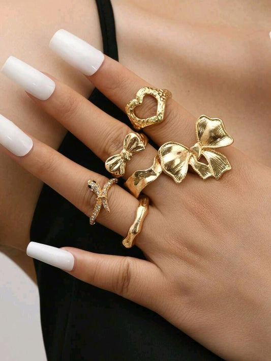 Bow detail ring set