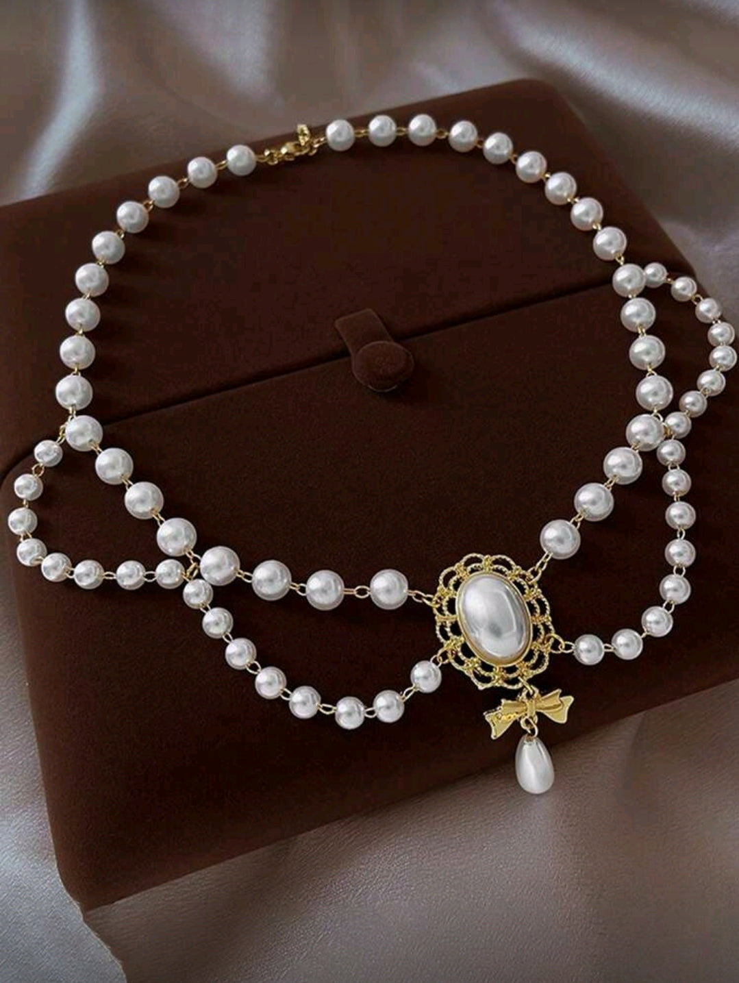 Pearl Beaded layered necklace