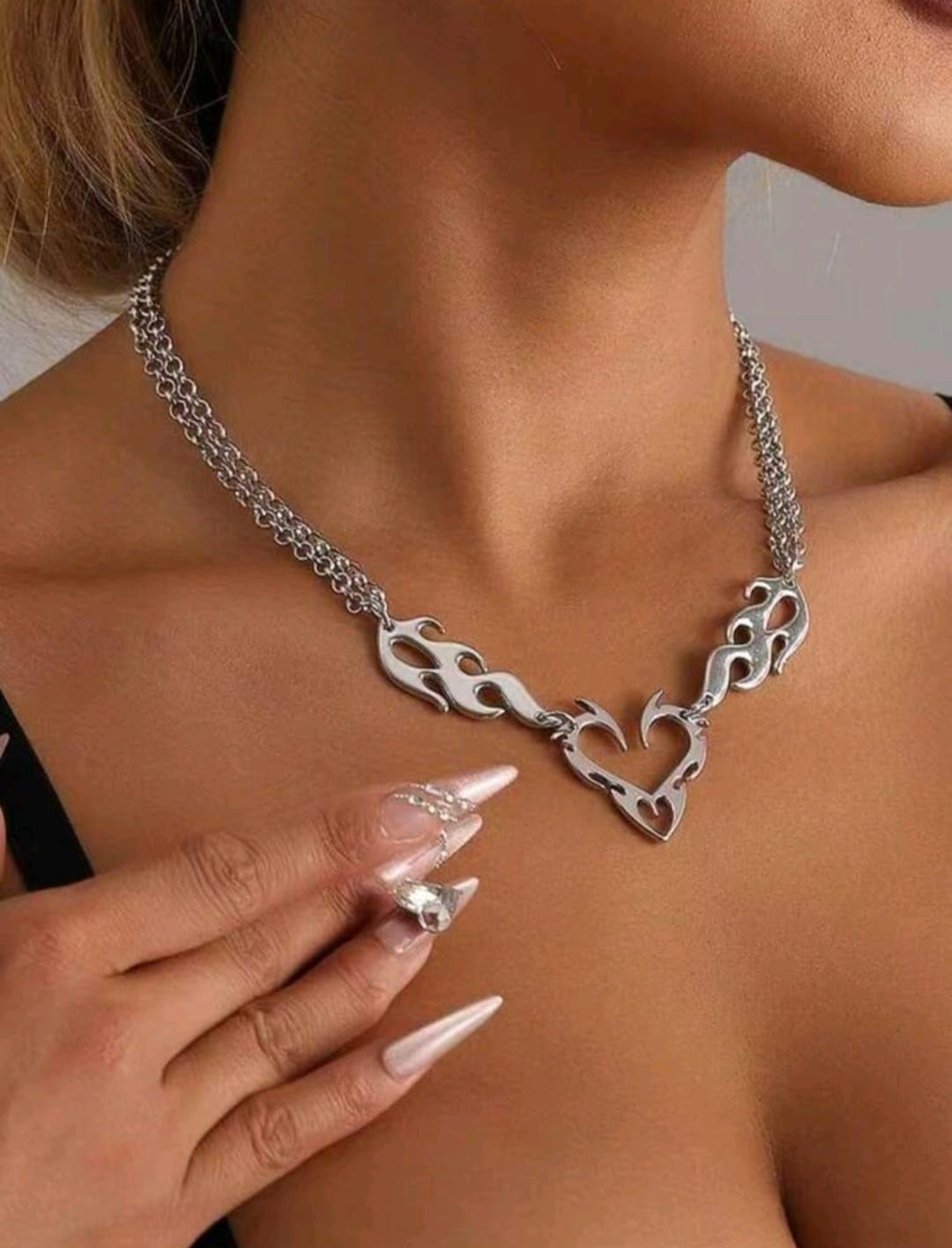 Silver flame detail necklace
