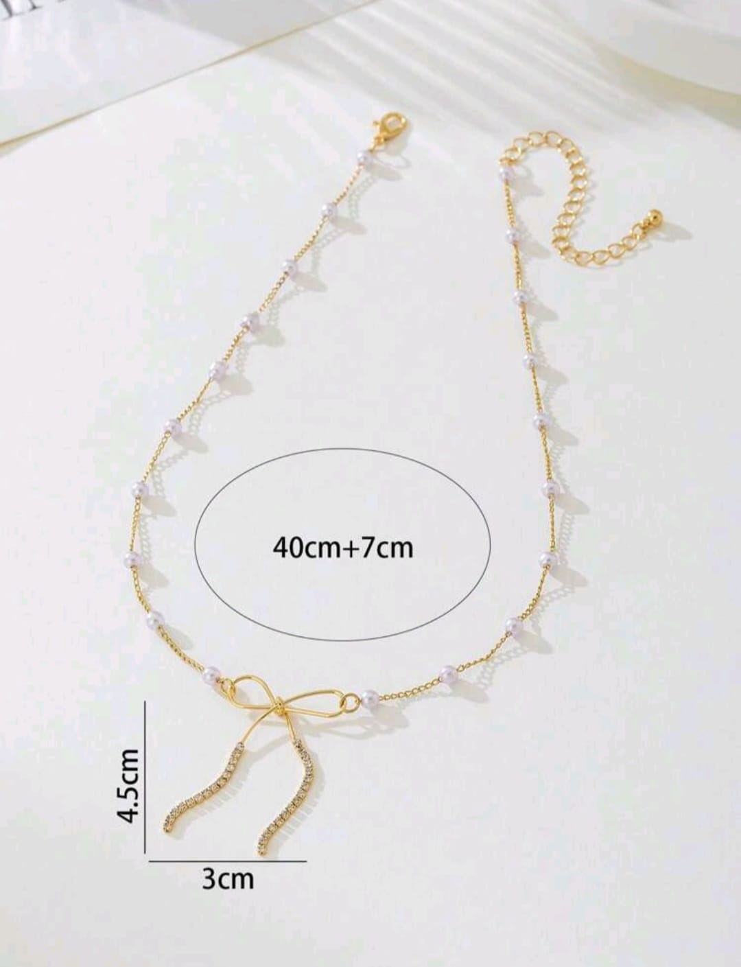 Bow necklace