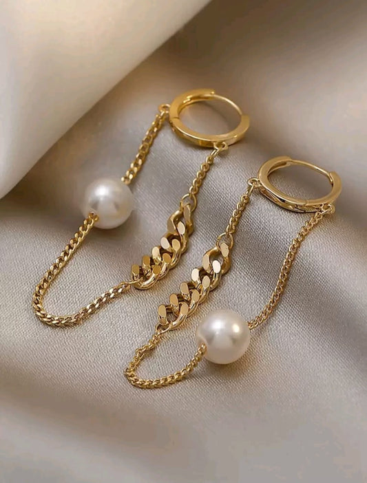 Pearl detail earrings