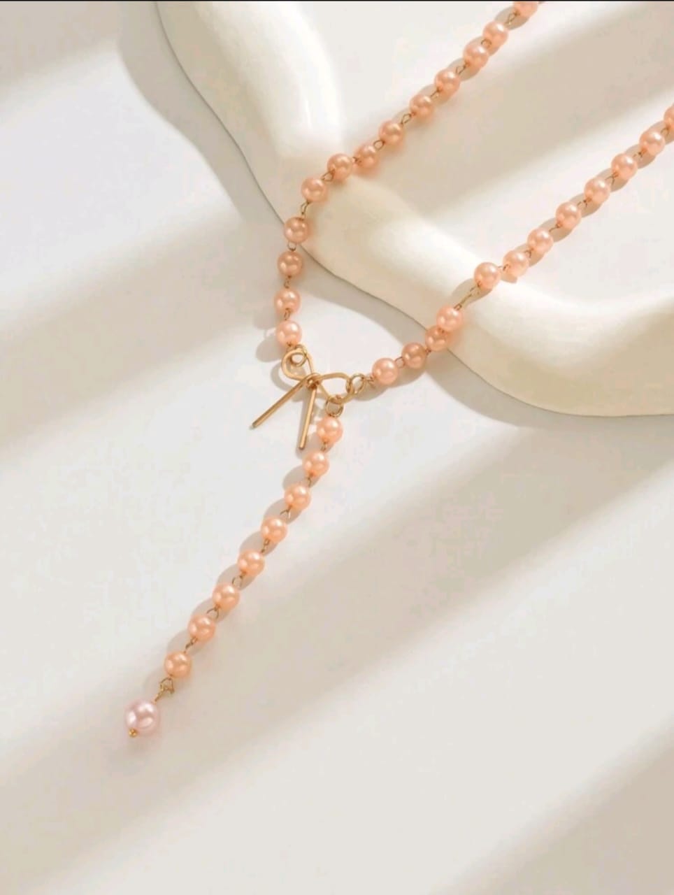 Pearl bow necklace