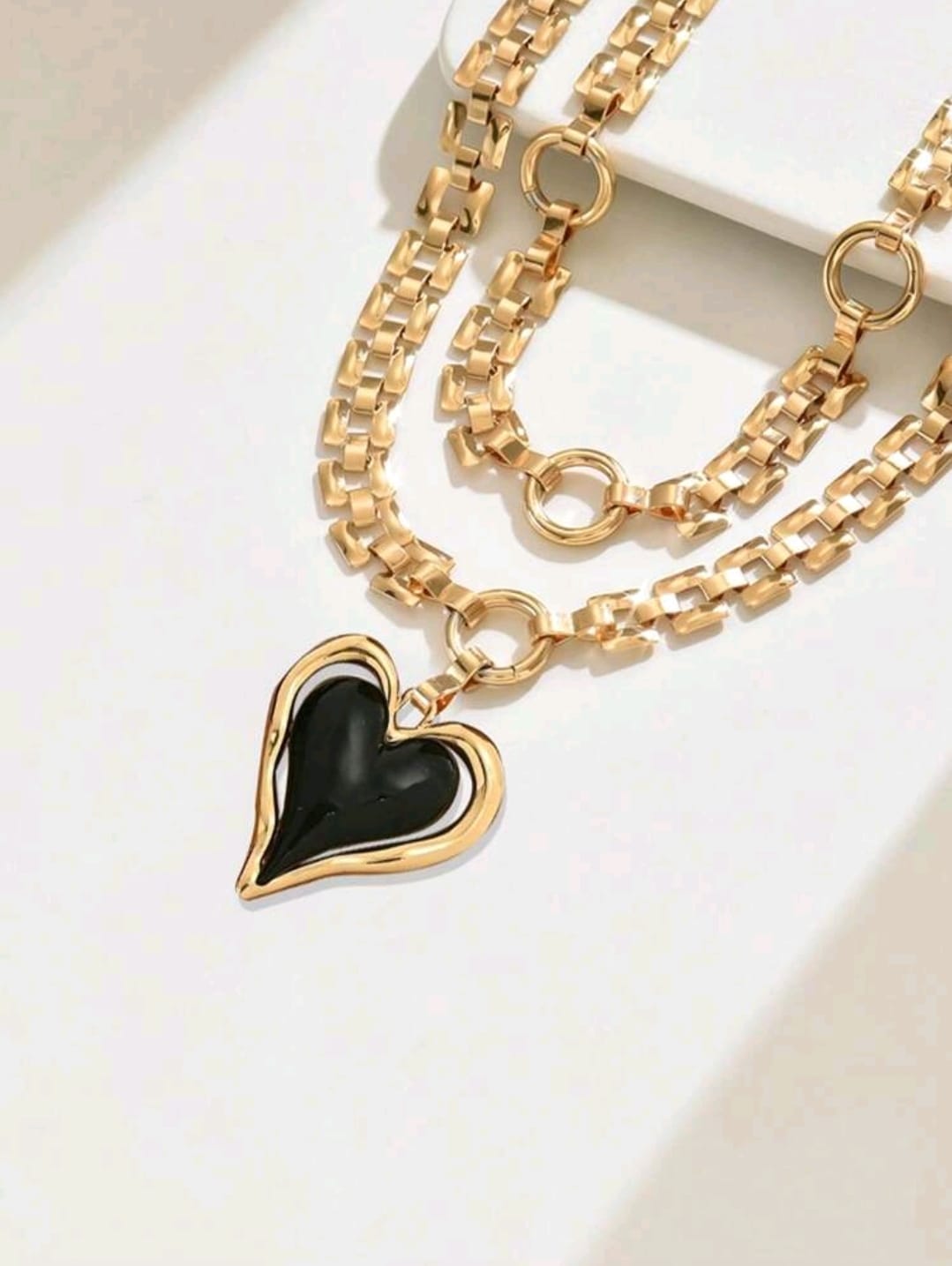 Black heart chain detail necklace