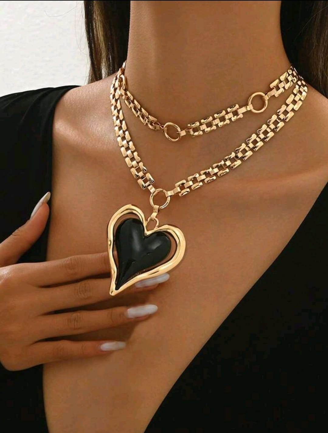 Black heart chain detail necklace