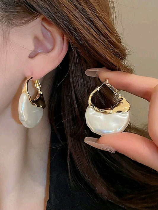 Pearl golden earrings