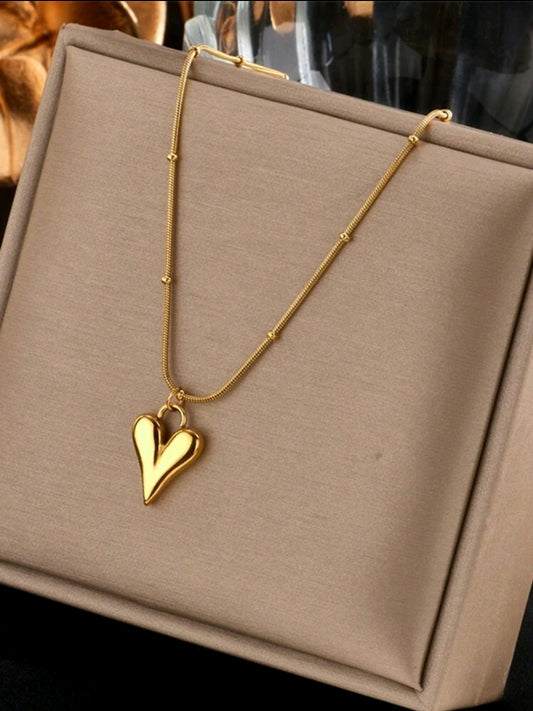 Golden heart pendant necklace