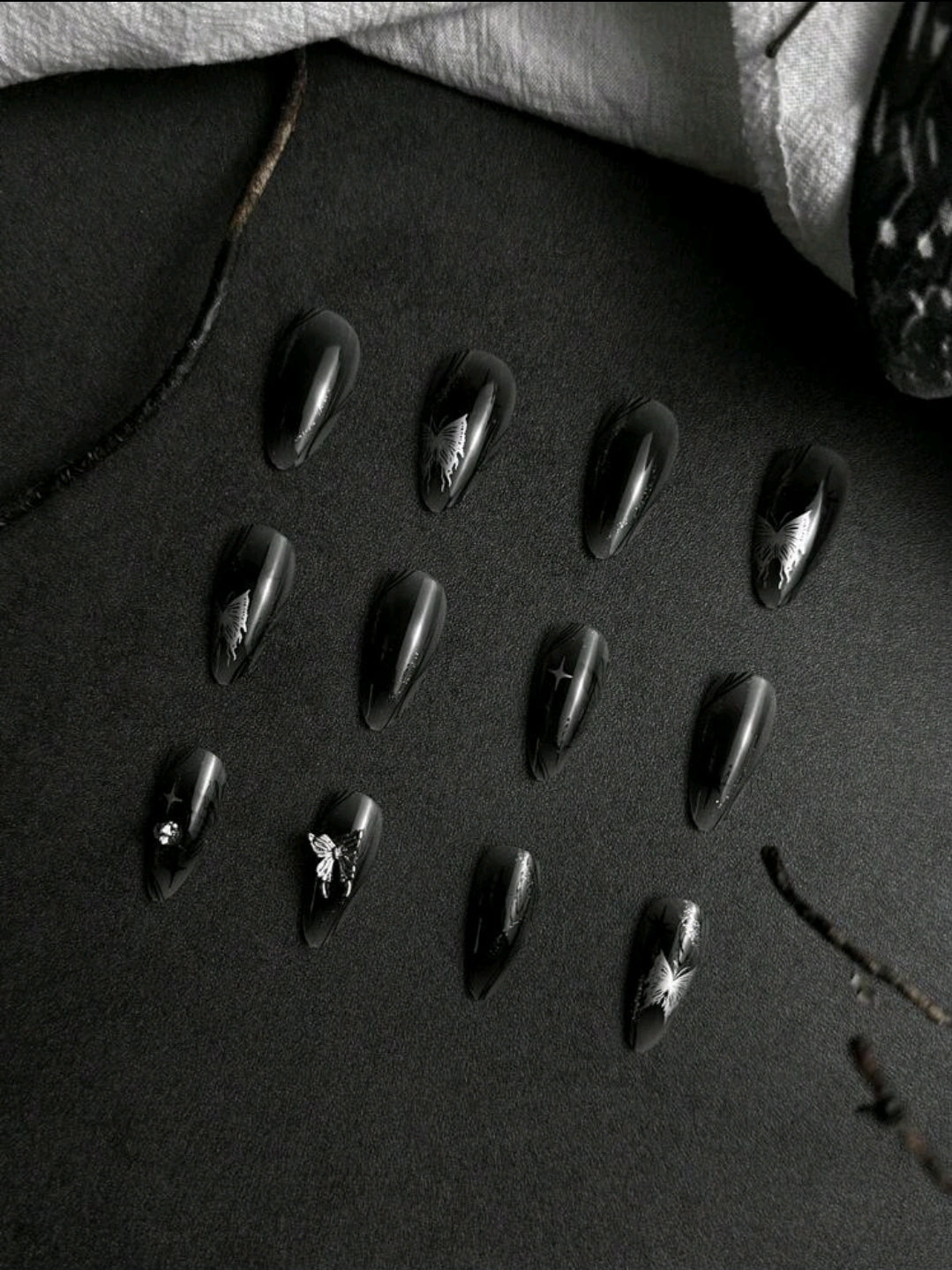 Black gothic nails