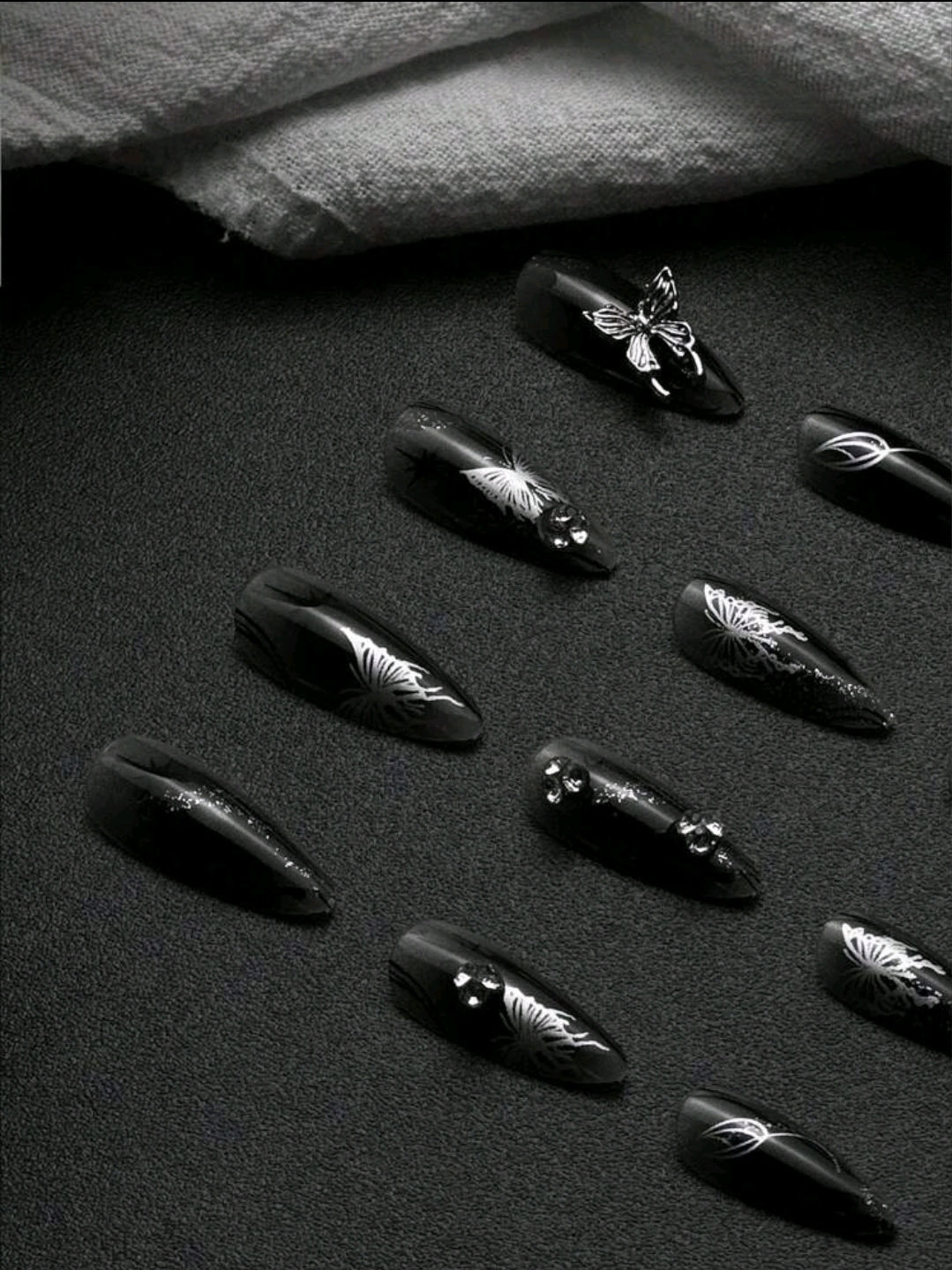 Black gothic nails
